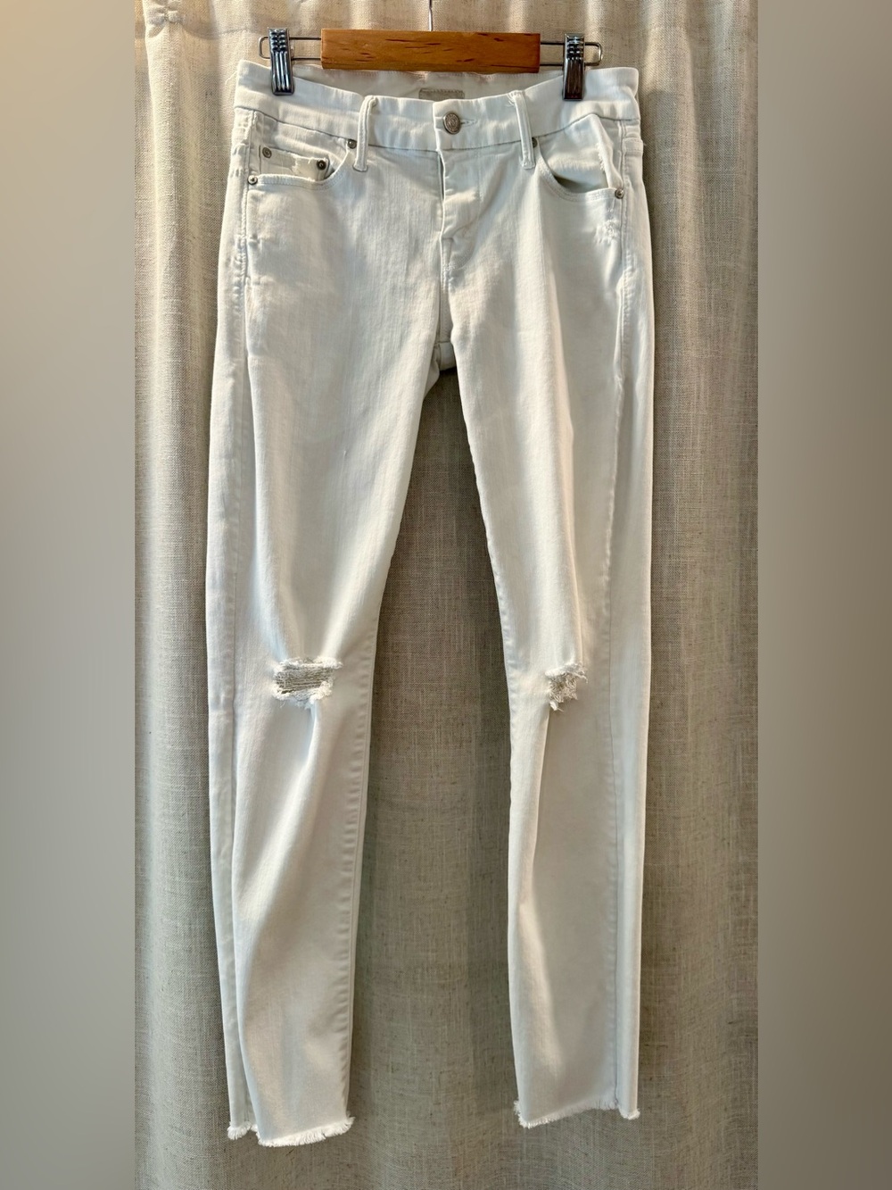 MOTHER White Skinny Jeans with Knee Distress